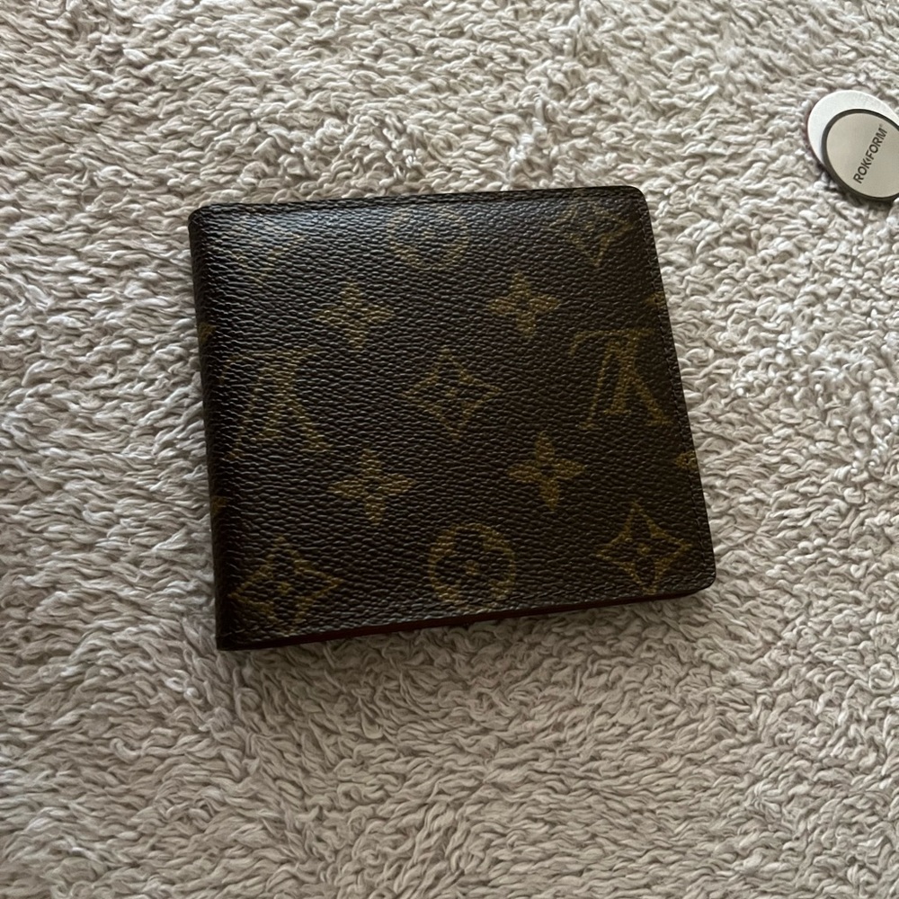 Louis Vutton Bifold Mens Wallet - Picture 2 of 6